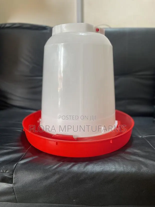 16 Litre Manual Drinker · Photo 1
