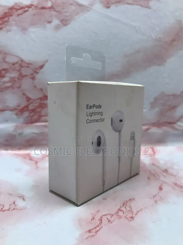 Apple Original EarPods With Lightning Connector · Photo 1