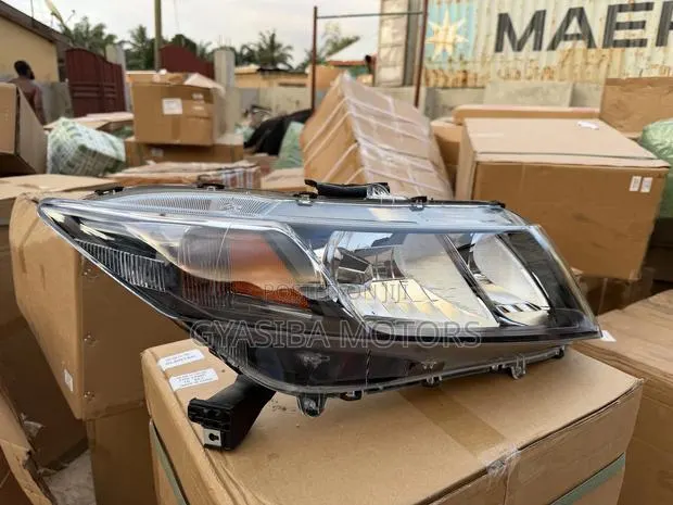 Honda Civic 2014 - 2015 Headlight · Photo 1