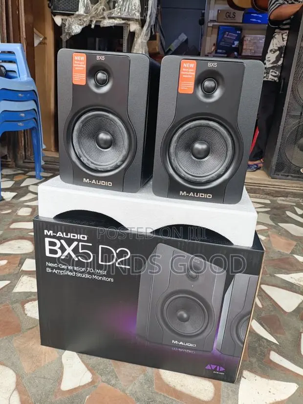 M-Audio BX5 D2 - 5" Professional Studio Monitor · Photo 1