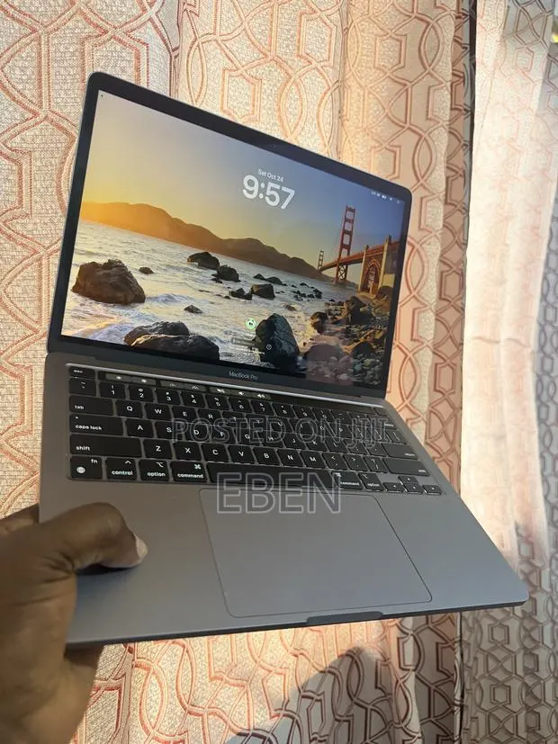 Laptop Apple MacBook Pro 2020 8GB Apple M1 SSD 512GB · Photo 1