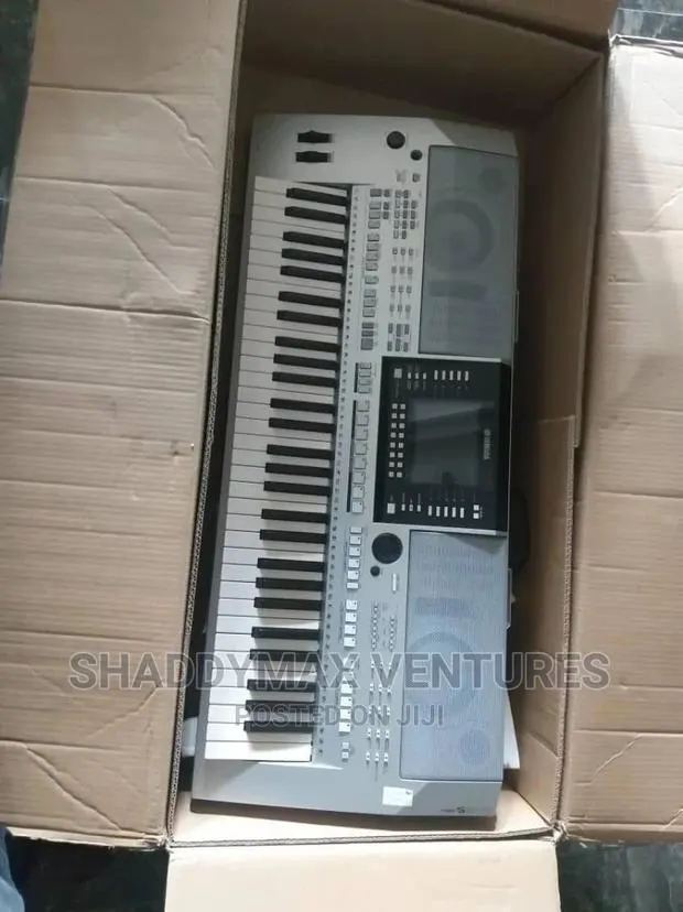 Yamaha S 910 Keyboard · Photo 1