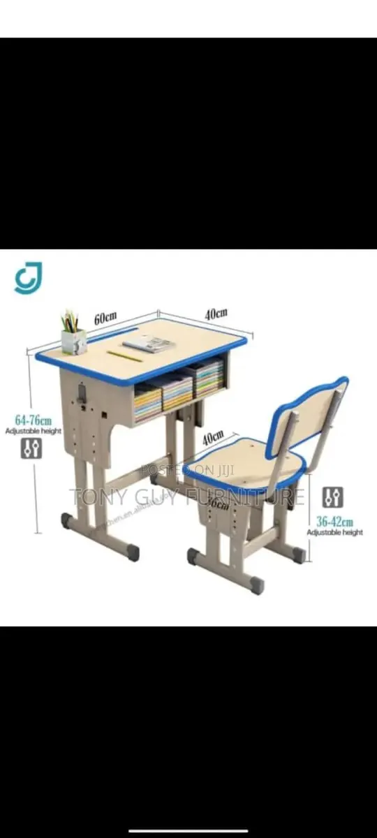 Solid Classroom Desk · Photo 1