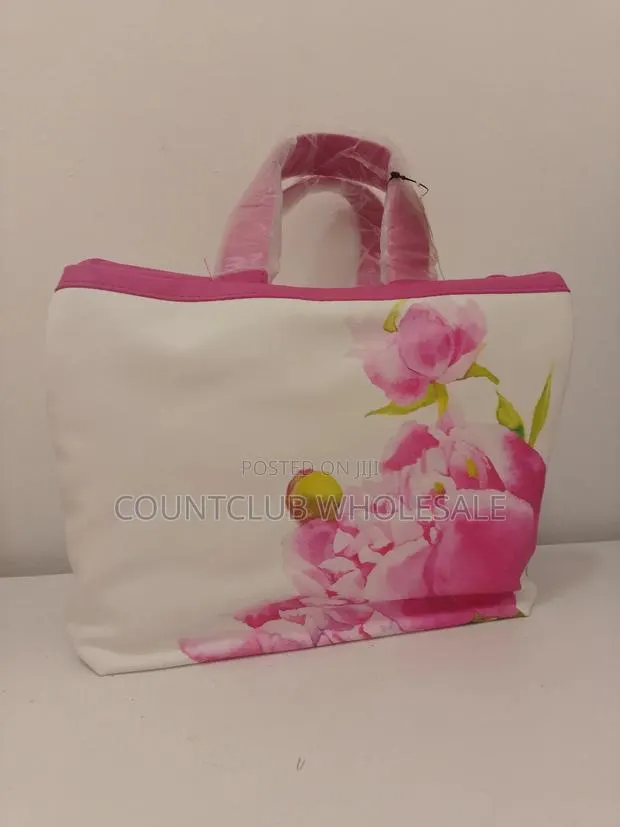 Makeup Bag · Photo 1
