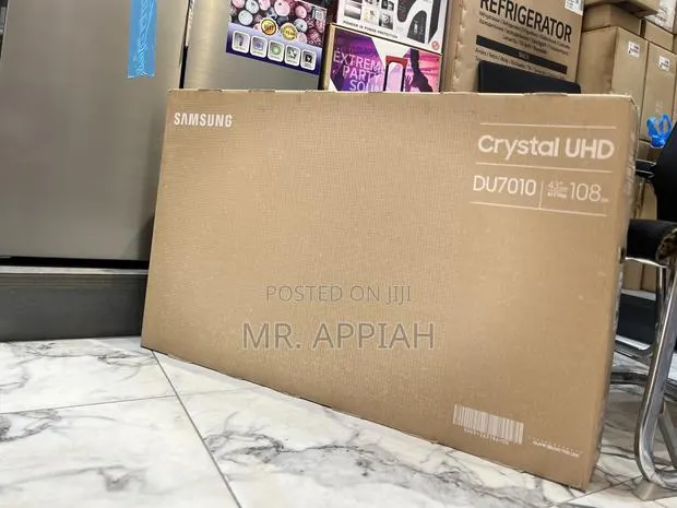 Fresh in Box Samsung 43du7172 43” Crystal Uhd Smart Television. · Photo 1