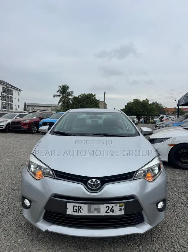 Toyota Corolla 2016 Silver · Photo 1