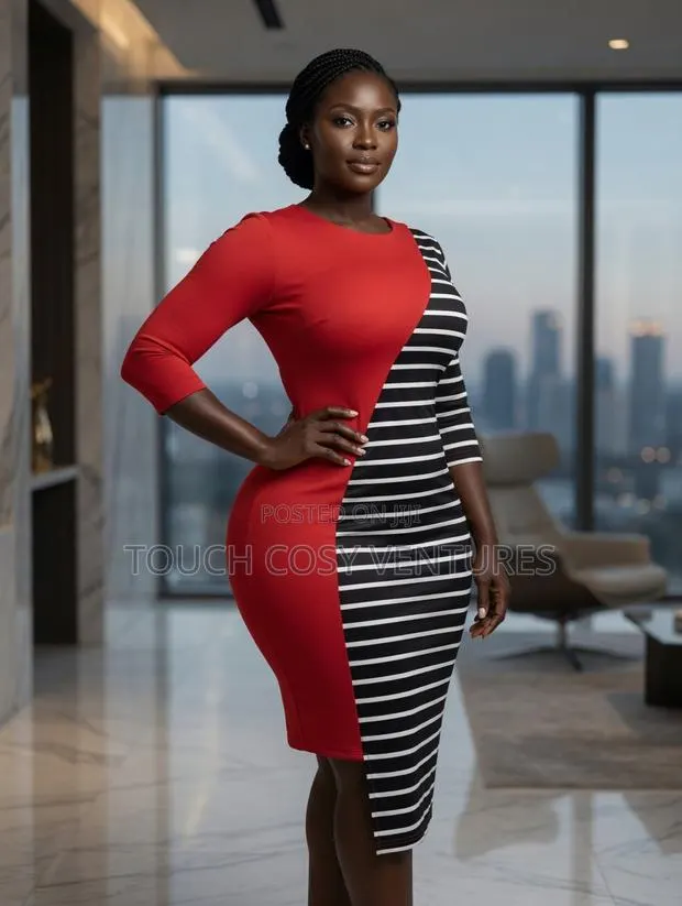 Scarlet Chic Contour Dress · Photo 1