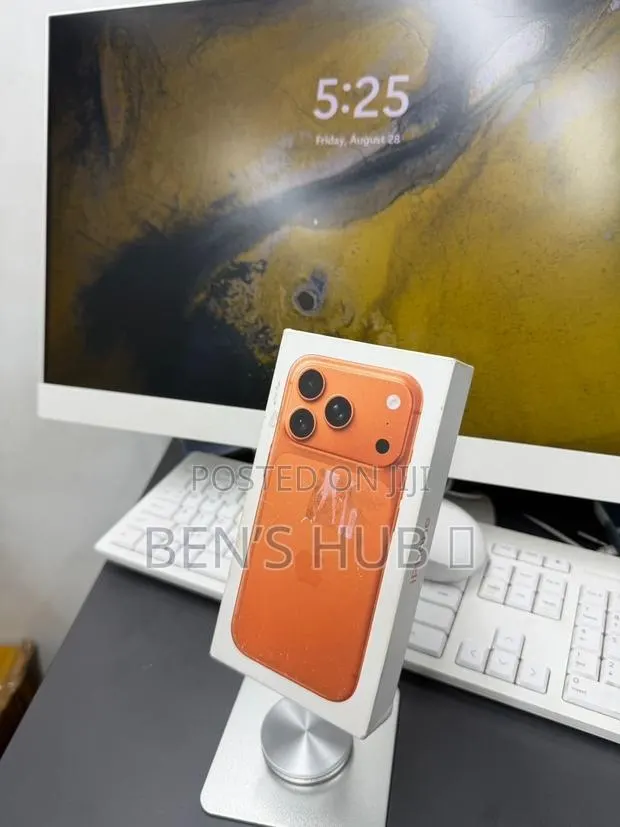 New Apple iPhone 17 Pro Max 256 GB Orange · Photo 1