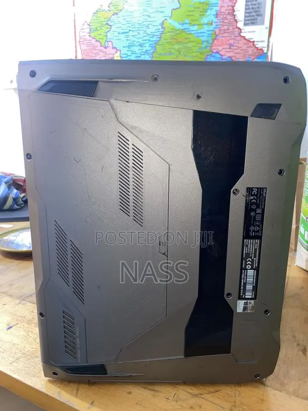 Laptop Asus ROG G701VI 12GB Intel Core i7 SSD 128GB · Photo 1