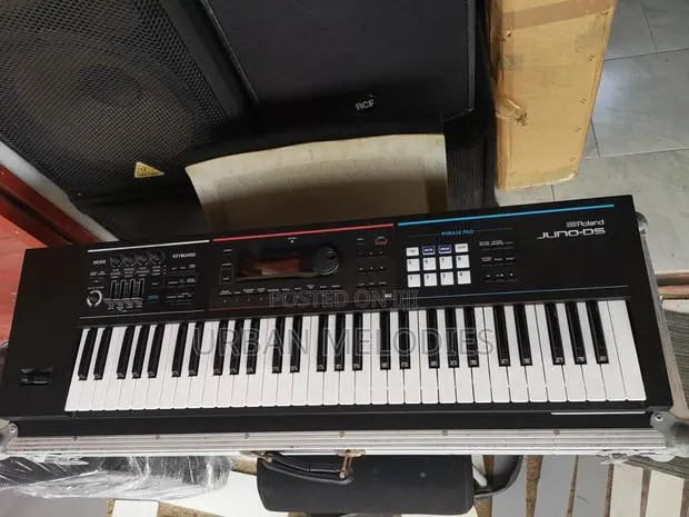 Roland JUNO-DS61 · Photo 1