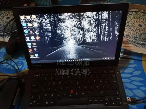 Laptop Lenovo ThinkPad X24 8GB Intel Core i5 HDD+SSD 60GB · Photo 1