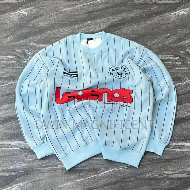 Legends Sweater · Photo 1