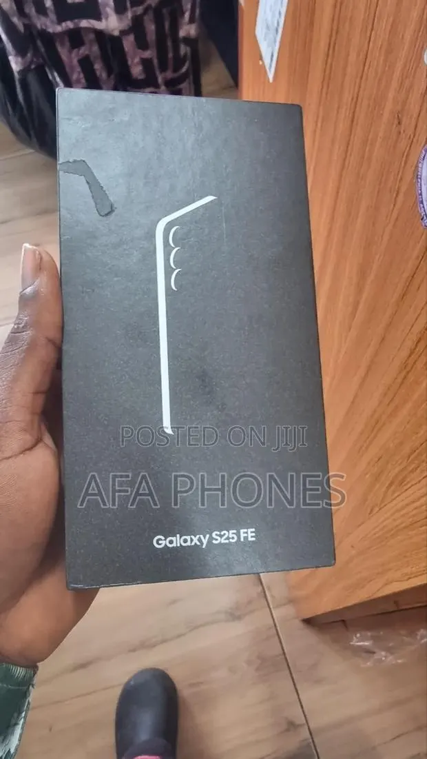 New Samsung Galaxy S25 FE 256 GB Black · Photo 1