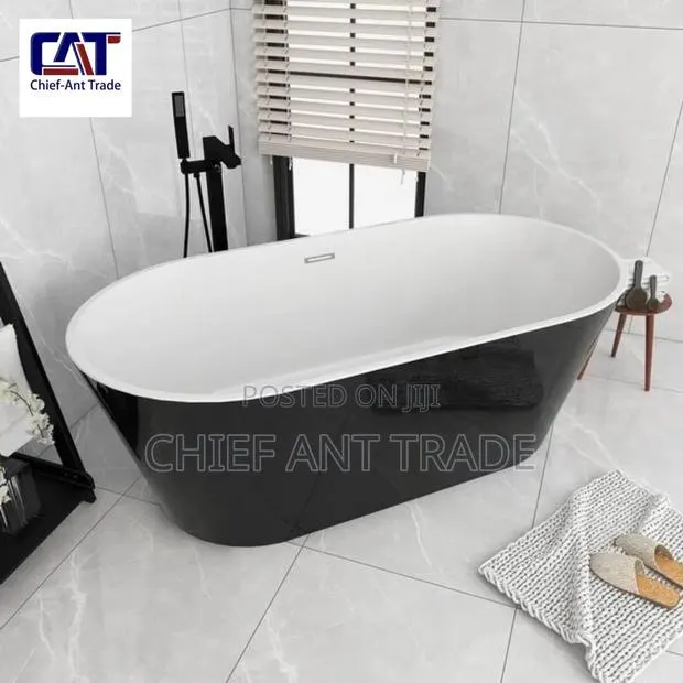 Bath Tub Luxury. Black White · Photo 1