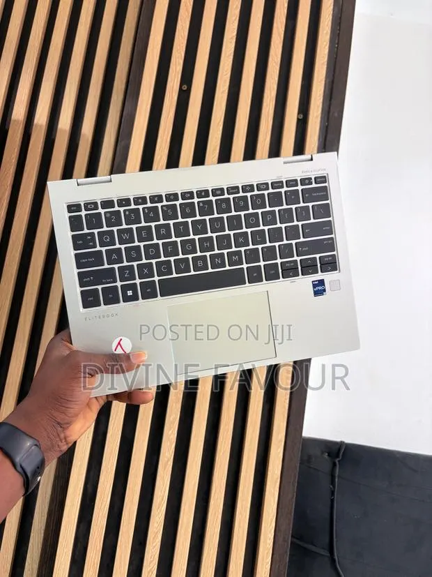 New Laptop HP EliteBook 830 G9 16GB Intel Core i5 SSD 512GB · Photo 1