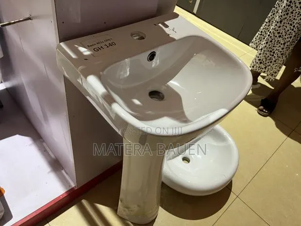 Wash Hand Basin Wall Hung 4011 · Photo 1