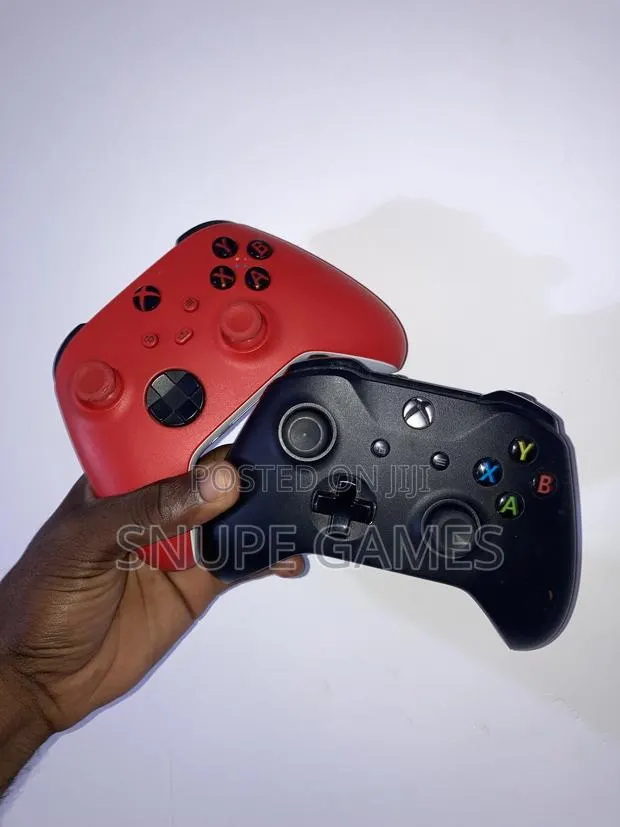 Xbox Controllers · Photo 1