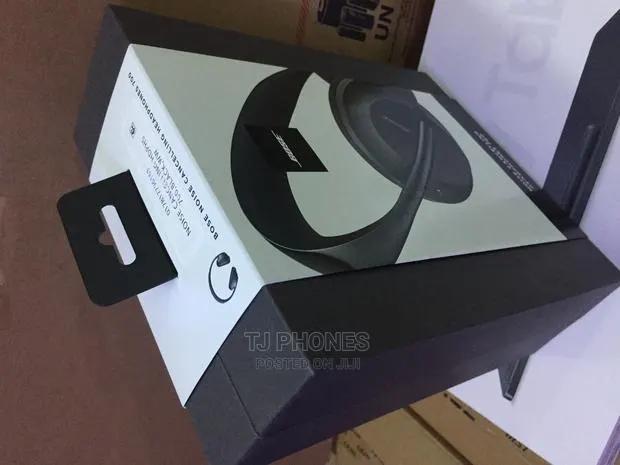 Noice Canceling Headphones 700 · Photo 1