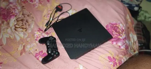 PS4 Console · Photo 1