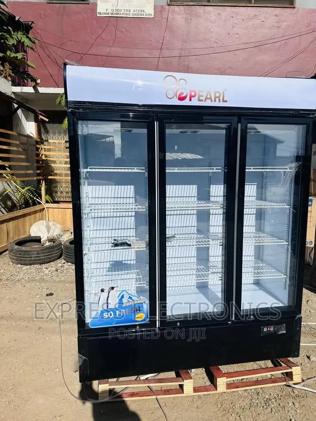 Suitable Fit Stores Display Fridge 3doors PVC-150 950L · Photo 1