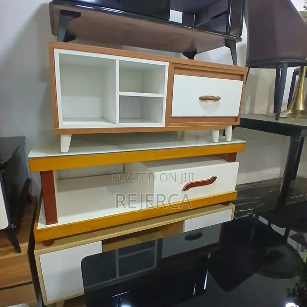 Wood Durable Center Table Rable · Photo 1