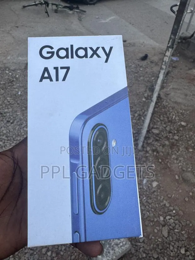 New Samsung Galaxy A17 5G 256 GB Blue · Photo 1