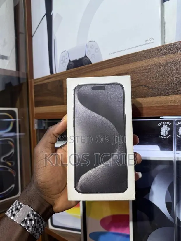 New Apple iPhone 15 Pro Max 256 GB Black · Photo 1