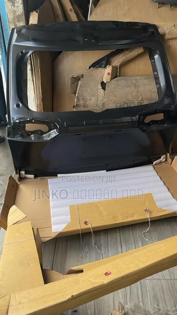 Toyota RAV4 2019-2025 Tailgate/Boot · Photo 1