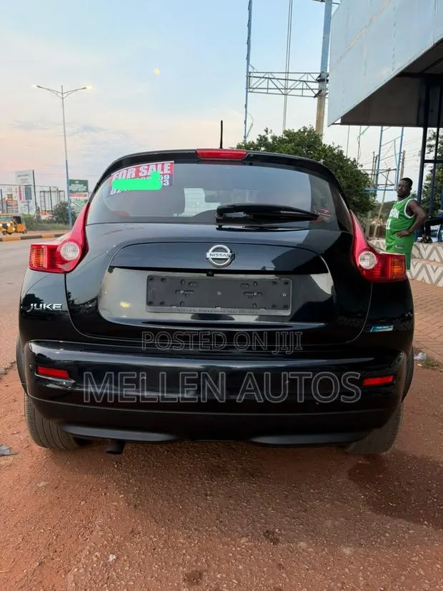 Nissan Juke SV 4dr Hatchback (1.6L 4cyl Turbo 6M) 2014 Black