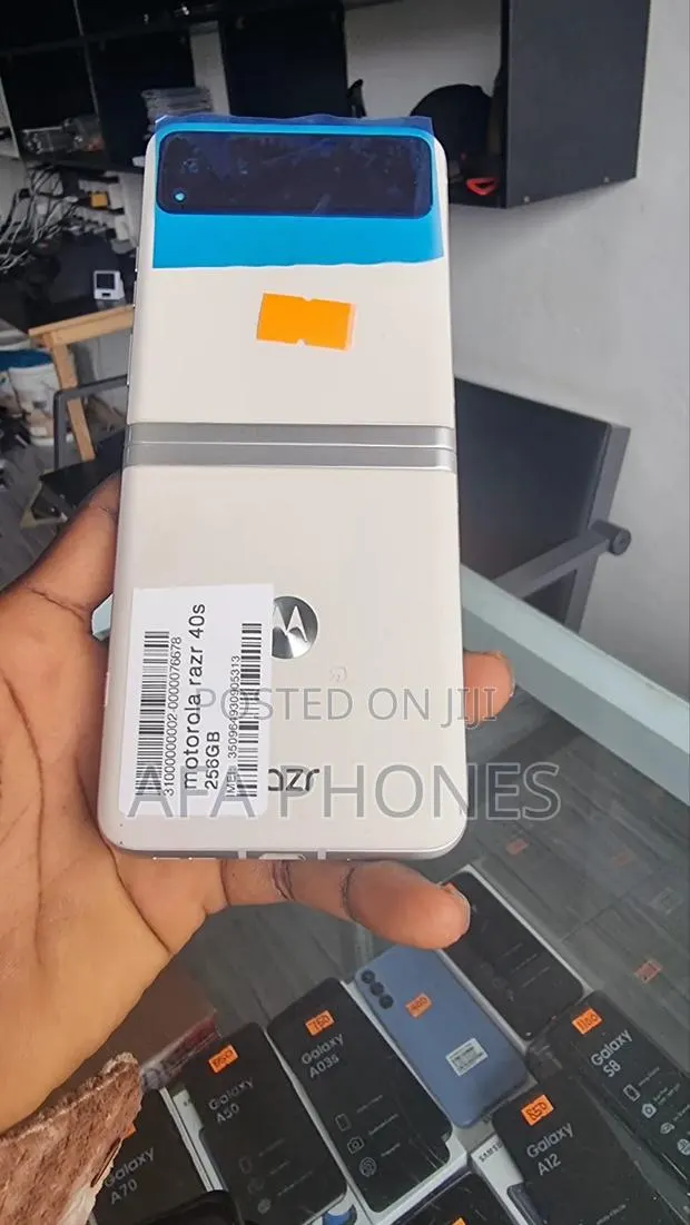 New Motorola Razr 40s 256 GB Blue · Photo 1