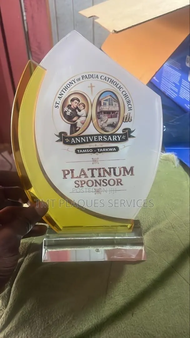 Crystal Award Plaque Branding and Plaque · Photo 1