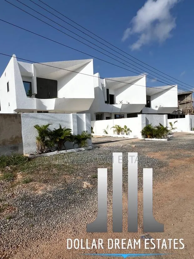 3bdrm House in Adjiriganor for sale · Photo 1