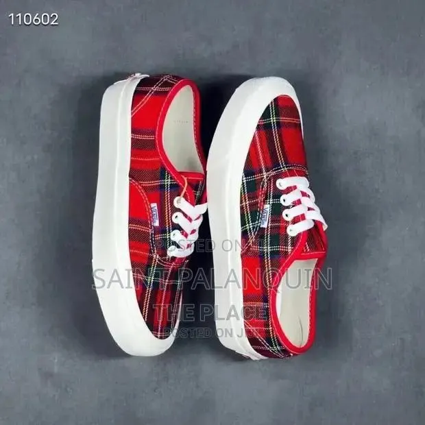 Checkered Vans · Photo 1