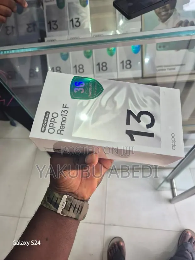 New Oppo Reno13 F 256 GB Black · Photo 1