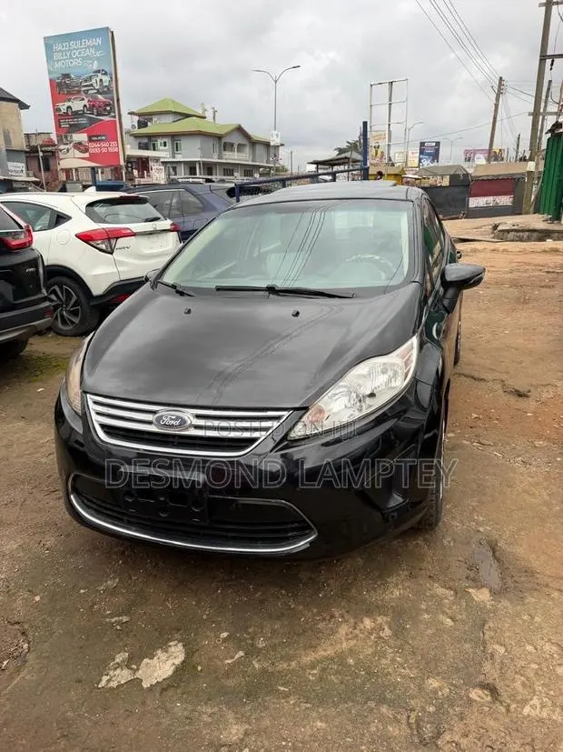 Ford Fiesta 2012 Black · Photo 1