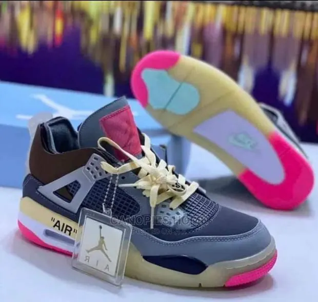 Sneakers Jordan 4 · Photo 1