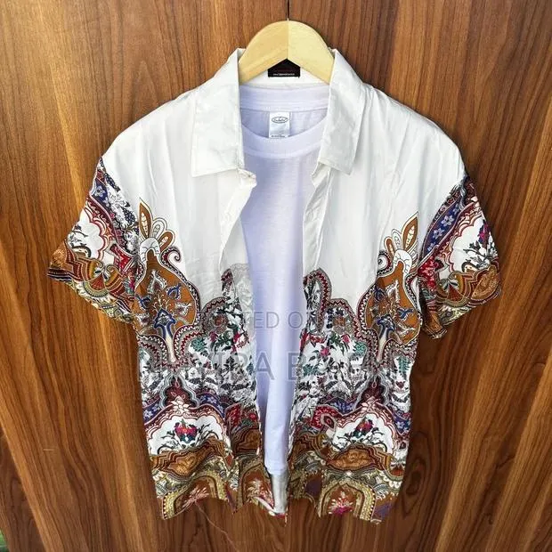 Original Slim Fit Vintage Shirt Available in Stock · Photo 1