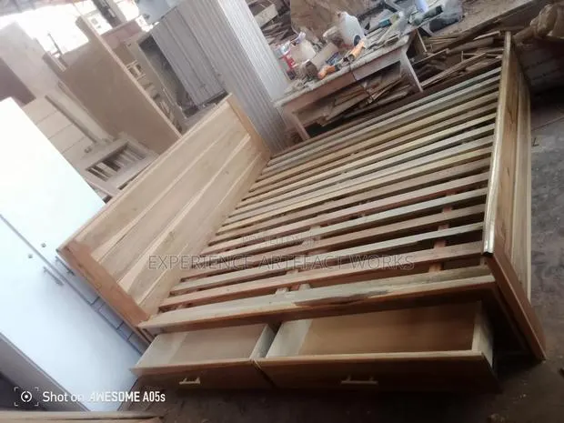 Two Built-in Drawers King · Photo 1