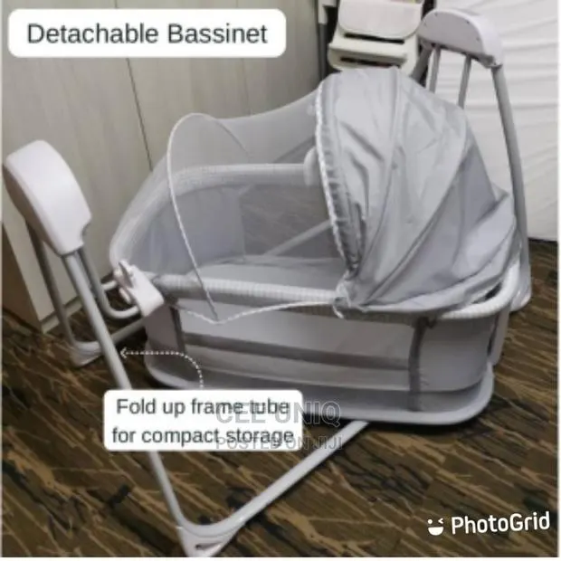 Deluxe 4 in 1 Multifunction Bassinet · Photo 1