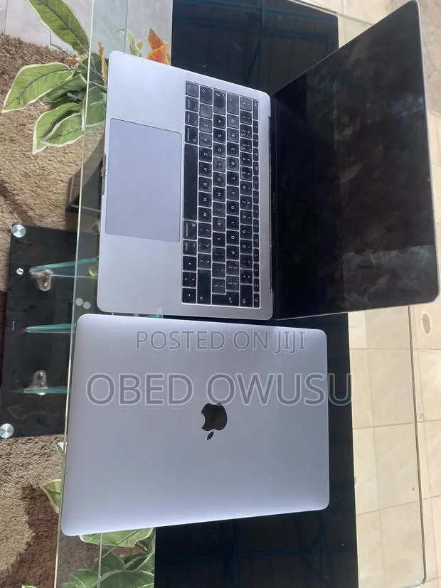 Laptop Apple MacBook Pro 2017 8GB Intel Core i5 SSD 128GB · Photo 1