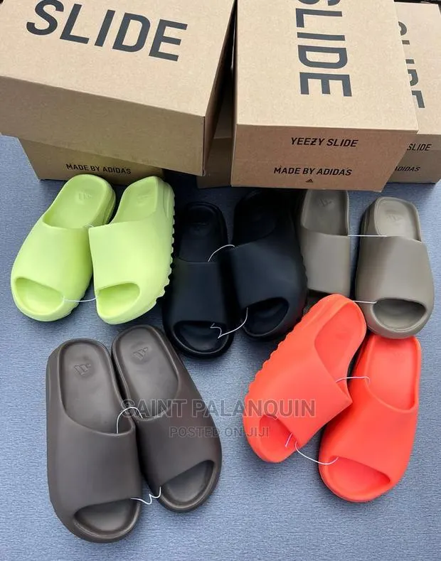 Yeezy Slides · Photo 1