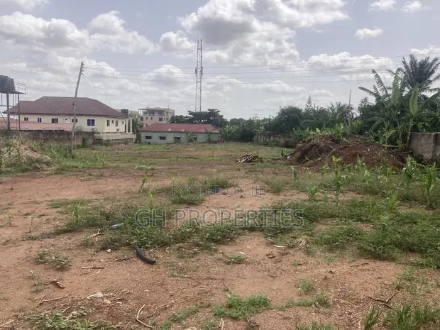 Three Plots for Sale at Santasi Fankyrinbra · Photo 1