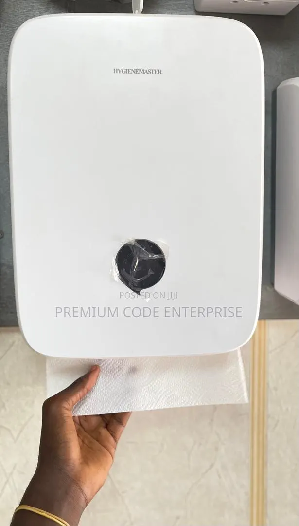 Z-Fold Paper Towel Dispenser - No-Drill Installation · Photo 1