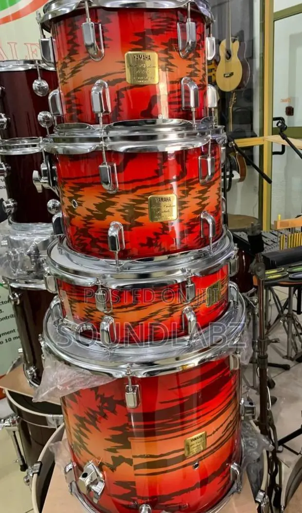 Yamaha 5-Piece Professional Maple Custom Drumset · Photo 1