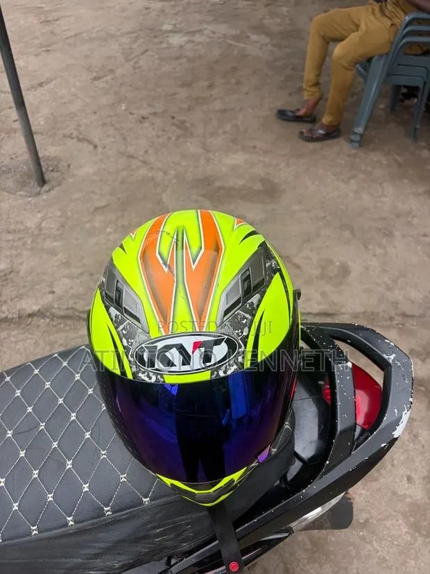 Motor Helmet · Photo 1