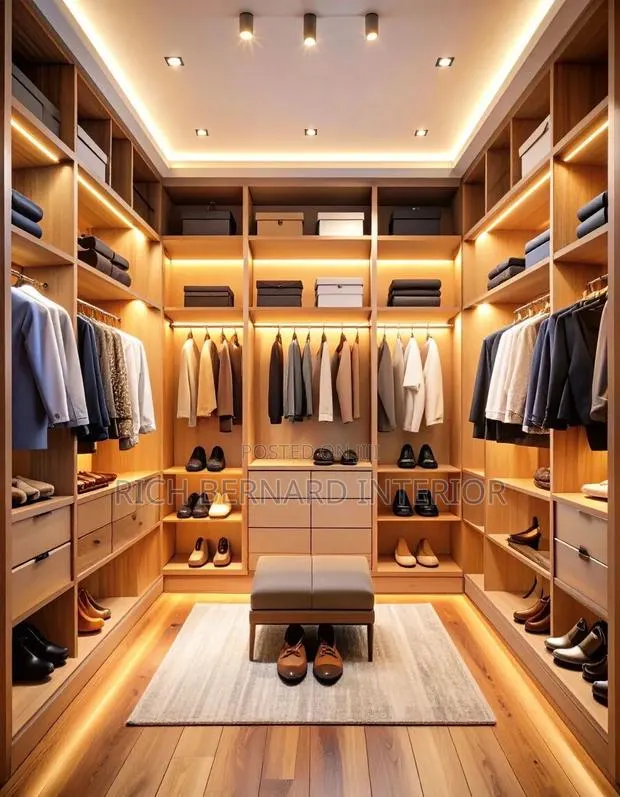 Modern Walk in Closet · Photo 1