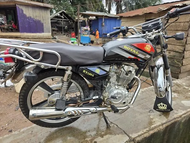 Royal Motorcycle 2022 Black · Photo 1