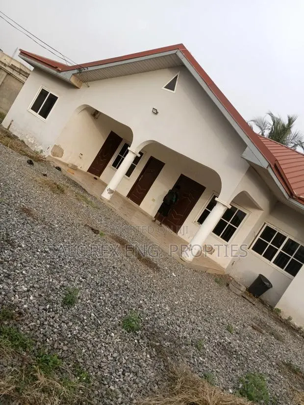 4bdrm House in Amrahia, Adenta for rent · Photo 1