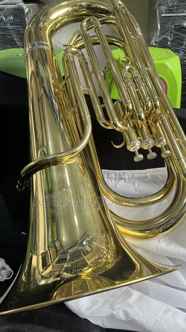 Tuba Gold Color · Photo 1