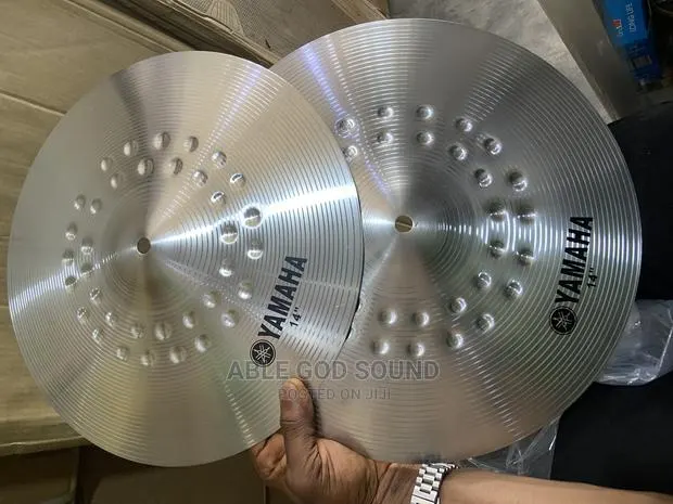 Silver Yamaha Hi Hat Plate · Photo 1